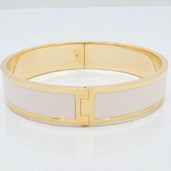 Brand new Tory Burch white and gold  Kira Enamel bracelet - Picture 3 of 3